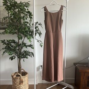 Elegant Brown Sleeveless jumper with tie in the back